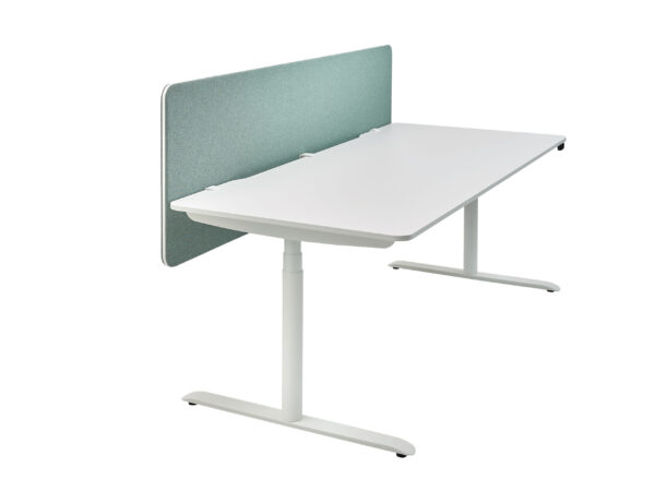 se-lab_e-desk_Funktionsaussparung_2